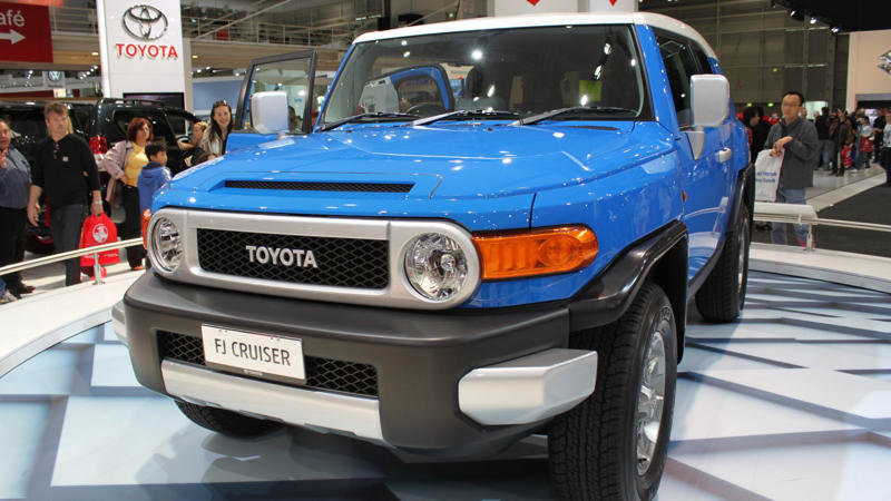 1. Jeep Wrangler (JK), 2. Toyota FJ Cruiser, 3. Ford Explorer (Early 2000s), 4. Suzuki Samurai, 5. Land Rover Defender 90 (Old Gen), 6. Chevrolet Suburban (Pre-2000s), 7. Mitsubishi Montero, 8. Mercedes-Benz G-Class (Pre-2018), 9. Chevrolet Astro Van, 10. Dodge Durango (First Generation), 11. Toyota Land Cruiser (80 Series), 12. Kia Sedona (2000s Models), 13. Nissan Xterra (First Generation), 14. GMC Yukon XL (Early 2000s), 15. Isuzu Trooper, 16. Ford Aerostar, 17. Chrysler Pacifica (First Generation), 18. Hummer H2, 19. Buick Rendezvous, 20. Pontiac Aztek