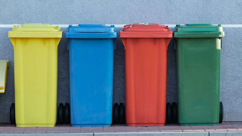 8. Dispose of Trash Properly 1. Wipe Down Your Table, 2. Share Seating, 3. Return Your Tray, 4. Be Decisive in Line, 5. Alert Janitors Of Dangerous Spills, 6. Return Whatever You Rearranged, 7. Don't Block Walkways, 8. Dispose of Trash Properly, 9. Be Patient With Staff, 10. Give Up Chairs You Don't Need, 1. Table-Hunting While Someone's Still Eating, 2. Feel Pressured To Tip, 3. Being Too Loud, 4. Saving a Table During a Rush, 5. Let Your Children Run Free, 6. Taking All The Napkins, 7. Arguing Over Table Spots, 8. Bringing in Strong-Smelling Outside Food, 9. Overstaying Without Eating, 10. Ask Before Taking Chairs