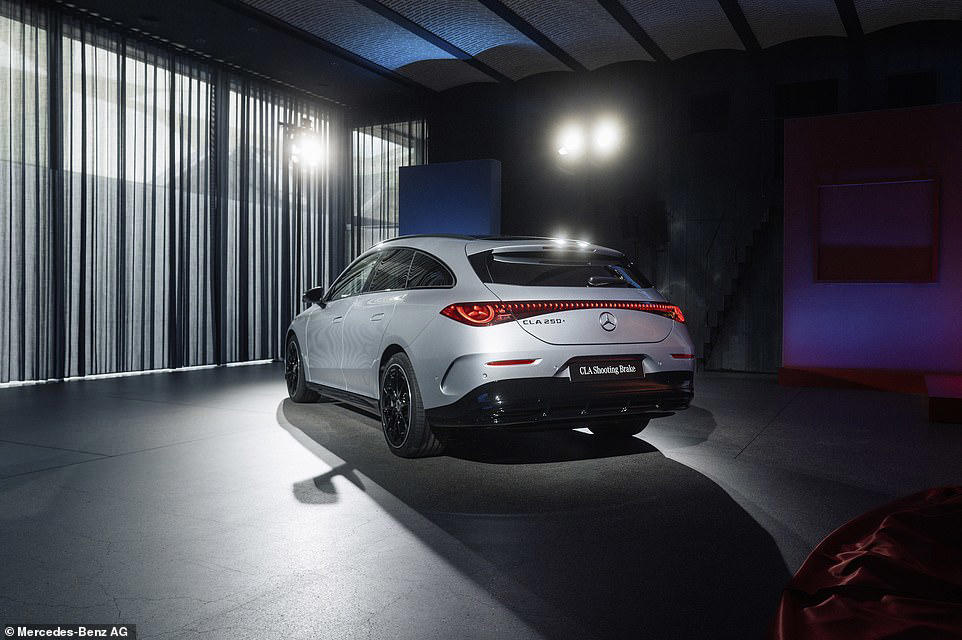 Mercedes reveals its new electric estate 1. It has an enormous panoramic roof, 2. Space race, 3. It will exclusive be an EV... to begin with, 4. Physical switches return with a 'Superscreen', 5. Say hi to AI