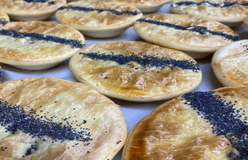 44. Western Australia: Bakes on Lakes, Stake Hill, 43. Queensland: Old Fernvale Bakery, Fernvale, 42. Western Australia: Miami Bakehouse, various locations, 41. New South Wales: Miss Amelie Gourmet, Wodonga, 40. Victoria: Paul the Pieman Bakery, Inverloch, 39. Northern Territory: Tommo’s Pies, Darwin, 38. Tasmania: The Richmond Bakery, Richmond, 37. Queensland: Blackbutt Bakery, Blackbutt, 36. Tasmania: Smith’s Specialty Pies, Hobart, 35. Queensland: Yatala Pies, Yatala, 34. Tasmania: McCarthy’s Bread Lounge, Ulverstone, 33. Western Australia: Pinjarra Bakery, various locations, 32. Victoria: Country Cob Bakery, Kyneton and Melbourne, 31. Western Australia: The Bakers Hill Pie Shop, Bakers Hill, 30. Tasmania: Bakery 31, Ross, 29. Queensland: Birdsville Bakery, Birdsville, 28. Victoria: Buddy’s Bakery, Melton, 27. Victoria: McKinnon Village Bakery, McKinnon, 26. New South Wales: Milkwood Bakery, Berry, 25. New South Wales: Lismore Pie Cart, Lismore, 24. New South Wales: Pie in the Sky, Sydney, 23. South Australia: Apex Bakery, Barossa Valley, 22. Victoria: Gum Tree Pies, various locations, 21. South Australia: Port Elliot Bakery, Port Elliot, 20. Western Australia: Toodyay Bakery, Toodyay, 19. Western Australia: Mt Barker Country Bakery, Mount Barker, 18. New South Wales: Mountain High Pies, Wentworth Falls, 17. South Australia: The Little Red Grape Bakery, Sevenhill, 16. Victoria: Rolling Pin Pies &amp; Cake, various locations, 15. Tasmania: Oliver’s Bakery &amp; Cafe, Ulverstone, 14. Victoria: Apollo Bay Bakery, Apollo Bay, 13. Victoria: Shop 29 Pies, Ballarat, 12. New South Wales: Bourke Street Bakery, Sydney, 11. New South Wales: The Upper Crust, Sydney, 10. Northern Territory: The Bakery Alice Springs, Alice Springs, 9. Tasmania: Summer Kitchen, Ranelagh, 8. South Australia: Home Grain Bakery, Aldinga, 7. South Australia: Banana Boogie Bakery, Adelaide, 6. New South Wales: Hayden’s Pies, Ulladulla, 5. South Australia: Para Hills Hot Bread Bakery, Adelaide, 4. Queensland: Paradise Bakehouse, various locations, 3. New South Wales: Ken’s Humble Pie Shop, The Entrance, 2. Australian Capital Territory: Bakehouse, Canberra