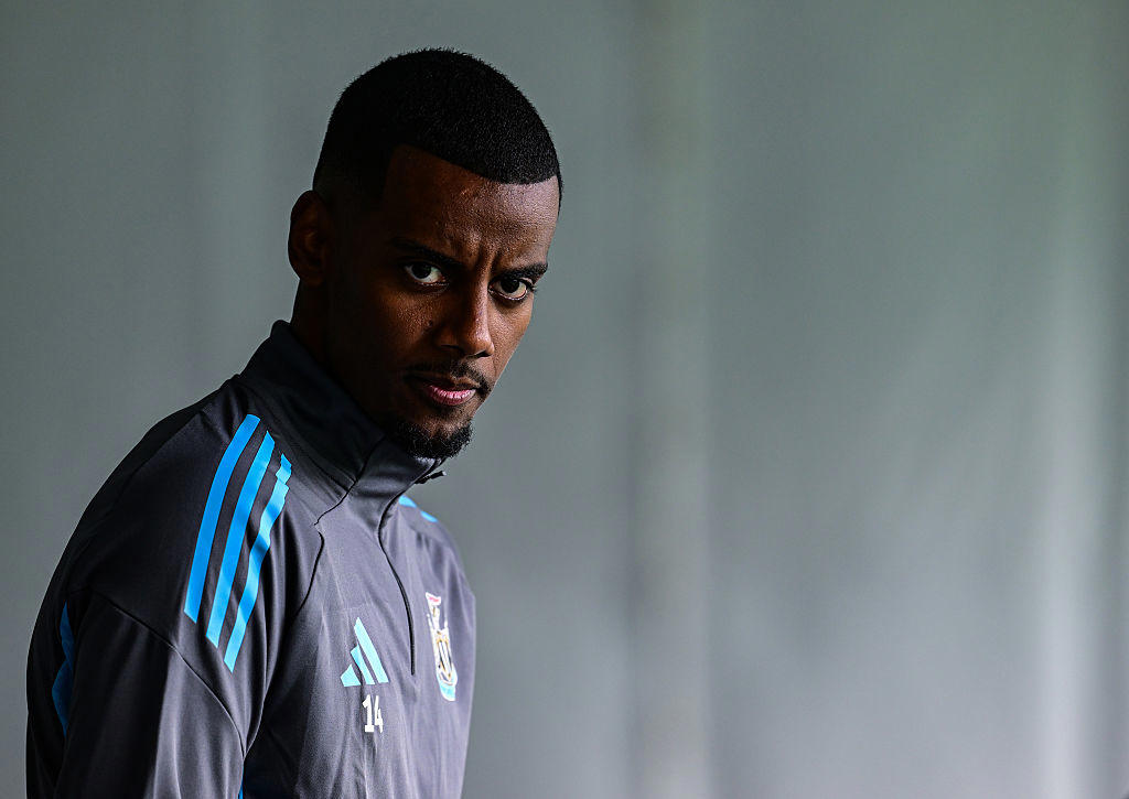 Alexander Isak’s stance on Liverpool transfer revealed as Reds ponder £120m bid