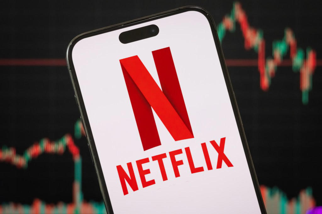 Smash hit Netflix movie tops global chart with over 24 million views 10. Aap Jaisa Koi - 3,400,000 views, 9. Infinite - 4,200,000 views, 8. The Old Guard - 4,900,000 views, 7. Trainwreck: The Real Project X - 7,400,000 views, 6. Ziam - 9,200,000 views, 5. Almost Cops - 10,900,000 views, 4. The Old Guard 2 - 16,000,000 views, 3. Brick - 18,200,000, 2. Madea's Destination Wedding - 19,100,000 views, 1. KPop Demon Hunters - 24,200,000 views