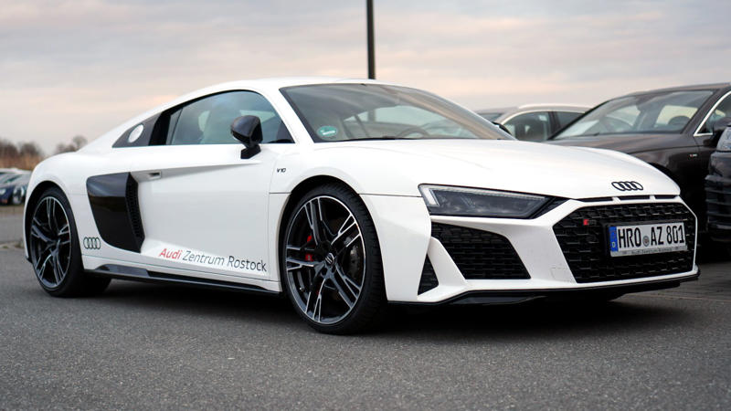Walter De Silva And The Audi R8 Legends Who Changed How Cars Look, Giorgetto Giugiaro And The DeLorean DMC-12, Ian Callum And The F-Type, Leonardo Fioravanti And The Ferrari Daytona, Camilo Pardo And The Ford GT, Shiro Nakamura And The GT-R, Walter De Silva And The Audi R8, Peter Schreyer And The Stinger, Luc Donckerwolke And The Lamborghini Murcielago, Harley Earl And The Chevrolet Corvette, Battista “Pinin” Farina And The Ferrari 250 GT, Chris Bangle And The BMW 7 Series (E65), Flaminio Bertoni And The Citroen DS, J Mays And The New Beetle, Bruno Sacco And The Mercedes-Benz W126, Henrik Fisker And The BMW Z8, Tom Matano And The Mazda MX-5 Miata, Frank Stephenson And The McLaren P1, Larry Shinoda And The Chevrolet Corvette Stingray, Ed Welburn And The Fifth-Generation Camaro, Gorden Wagener And The Mercedes-Benz EQS, Patrick Le Quement With The Avantime, Giovanni Michelotti And The Triumph Spitfire, Ken Okuyama And The Enzo, Robert Opron And The Citroen SM, Georges Paulin And The Peugeot 402 Eclipse, Gerry McGovern And The Evoque, Jean Bugatti And The Type 57SC Atlantic, Dick Teague And The AMC AMX, William Towns And The Aston Martin Lagonda, Jason Castriota And Ferrari P4/5, Peter Stevens And McLaren F1, Julian Thomson And The Lotus Elise, Andrea Zagato And The IsoRivolta GTZ, Ralph Gilles And The Dodge Charger Hellcat, David Hilton And The Ford Fiesta ST, Martin Smith And The Ford S-MAX, Geoff Lawson And The Jaguar XJ (X300), Kevin Rice And The Mazda RX-Vision, Stephane Schwarz And The Nissan 350Z, Pierre Leclercq And The BMW X6, Lowie Vermeersch And The Pininfarina H2 Speed