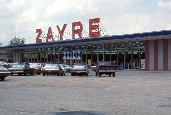 Woolworth's, Montgomery Ward, Blockbuster, Toys R Us, Circuit City, The Limited, Mervyn's, Tower Records, Linens N Things, Service Merchandise, Bradlees, Payless ShoeSource, Gottschalks, Phar-Mor, Best Products
