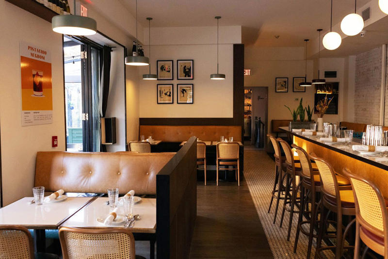 Vinoteca Pompette Lake Inez, Oroshi Sushi, Churrasqueira Martins, Canoe Restaurant and Bar, Vinoteca Pompette, Sotto Sotto, Nobu Toronto, Richmond Station, Bar Raval, Grey Gardens, Oji Seichi, Gusto 101, Alo Restaurant, Chubby's Jamaican Kitchen, Curryish Tavern, The Lakeview Restaurant, Sushi Masaki Saito, Prime Seafood Palace, Rol San Restaurant, Honest Weight, Jacobs & Co. Steakhouse, Famiglia Baldassarre, Giulietta, Mimi Chinese, LOUIX LOUIS