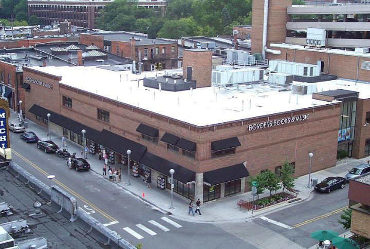 Woolworth's, Montgomery Ward, Blockbuster, Toys R Us, Circuit City, The Limited, Mervyn's, Tower Records, Linens N Things, Service Merchandise, Bradlees, Payless ShoeSource, Gottschalks, Phar-Mor, Best Products