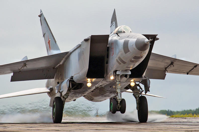 10: MiG-31 ‘Foxhound’ - Mach 2.83, 10: MiG-31 ‘Foxhound’ - 1900mph - Mach 2.83, 9: Mikoyan-Gurevich Ye-150 series – Mach 2.85, 8: General Dynamics F-111 Aardvark – Mach 2.91+, 7: North American XB-70 Valkyrie (1964) – Mach 3, 6: Bell X-2 Starbuster - Mach 3.196 (air-launched), 5: Mikoyan MiG-25 ‘Foxbat’ - Mach 3.2, 4: Lockheed SR-71 Blackbird - Mach 3.3 (1964), 3: Lockheed YF-12 - Mach 3.35 (1963), 2: Lockheed A-12 ‘Cygnus’, 1: North American X-15 - Mach 6.7+ (1959)