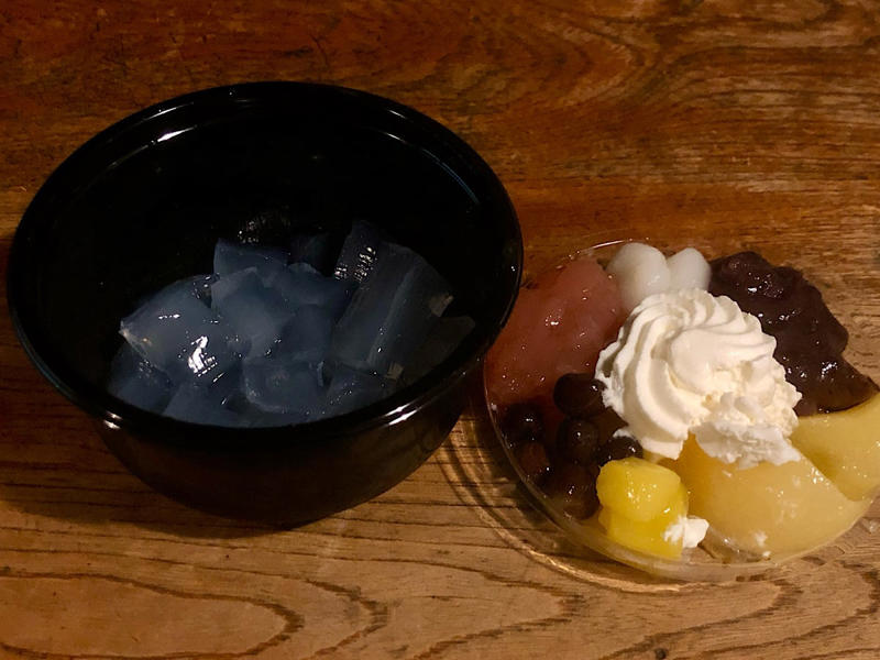 さっぱりジューシーな味わいとソフトなかき氷のような食感が最高, 白桃と粒餡、ホイップクリームの絶妙なバランスがイイ！, みずみずしい白桃の甘さと、爽やかなレアチーズクリームの酸味の組み合わせがベストマッチすぎ, 白桃の風味を味わえる、しっかり甘いホイップクリームがしみじみと美味しい