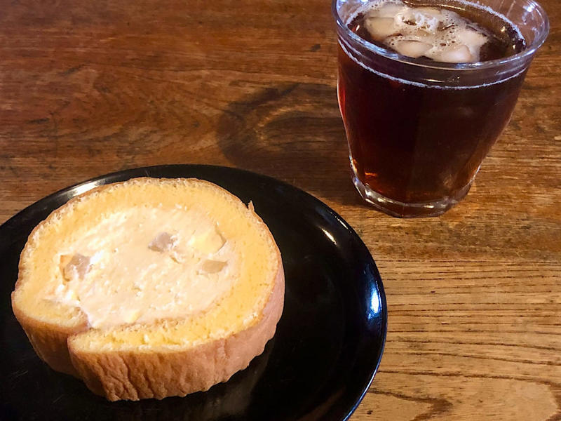 さっぱりジューシーな味わいとソフトなかき氷のような食感が最高, 白桃と粒餡、ホイップクリームの絶妙なバランスがイイ！, みずみずしい白桃の甘さと、爽やかなレアチーズクリームの酸味の組み合わせがベストマッチすぎ, 白桃の風味を味わえる、しっかり甘いホイップクリームがしみじみと美味しい