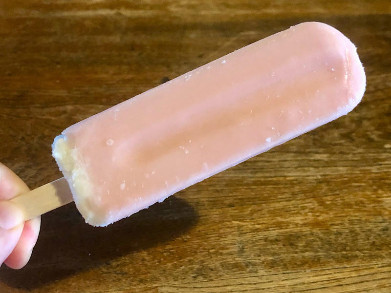 さっぱりジューシーな味わいとソフトなかき氷のような食感が最高, 白桃と粒餡、ホイップクリームの絶妙なバランスがイイ！, みずみずしい白桃の甘さと、爽やかなレアチーズクリームの酸味の組み合わせがベストマッチすぎ, 白桃の風味を味わえる、しっかり甘いホイップクリームがしみじみと美味しい