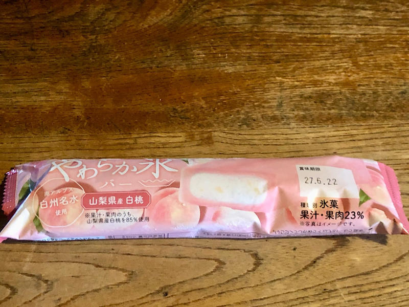 さっぱりジューシーな味わいとソフトなかき氷のような食感が最高, 白桃と粒餡、ホイップクリームの絶妙なバランスがイイ！, みずみずしい白桃の甘さと、爽やかなレアチーズクリームの酸味の組み合わせがベストマッチすぎ, 白桃の風味を味わえる、しっかり甘いホイップクリームがしみじみと美味しい