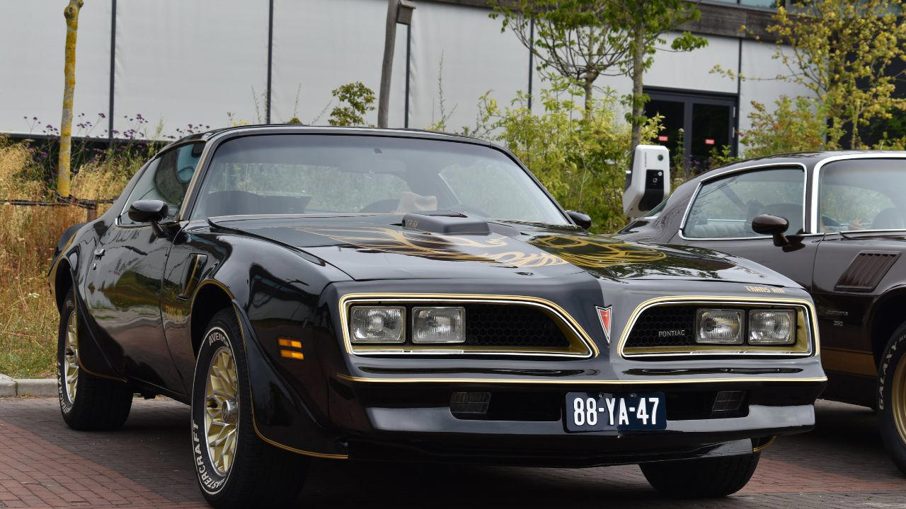 What Put These Cars in the Frame, Ronin (1998): 1991 BMW 5 Series (E34), The Italian Job (1969), Mini Cooper S, Bullitt (1968): 1968 Ford Mustang GT 390, Vanishing Point (1971): 1970 Dodge Challenger R/T 440, The French Connection (1971): 1971 Pontiac LeMans, The Blues Brothers (1980): 1974 Dodge Monaco “Bluesmobile”, To Live and Die in L.A. (1985): 1985 Chevrolet Impala, Mad Max: Fury Road (2015): Ford Falcon XB “Interceptor”, The Matrix Reloaded (2003): Cadillac CTS, Baby Driver (2017): 2006 Subaru Impreza WRX, Smokey and the Bandit (1977): 1977 Pontiac Firebird Trans Am, Duel (1971): 1971 Plymouth Valiant, The Chase Never Ends