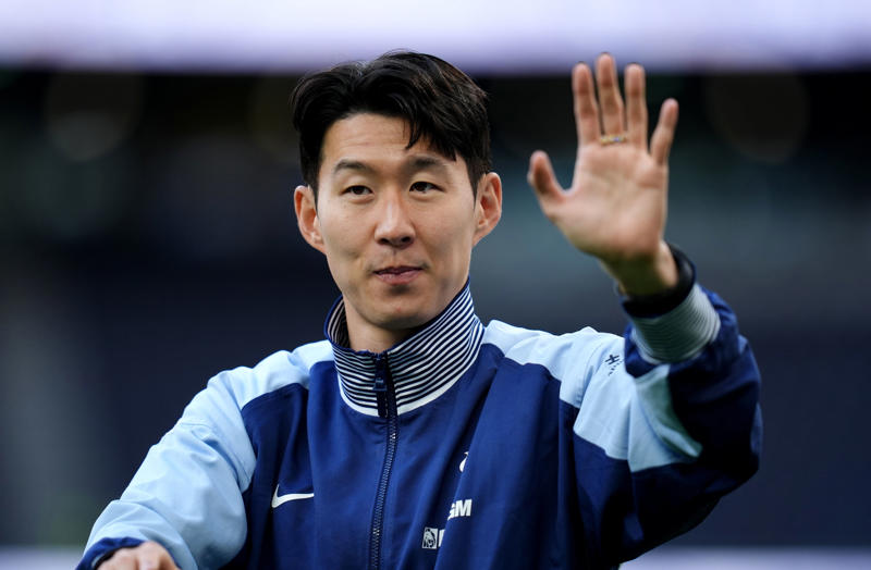 Transfer news, rumours and done deals, Exclusive: Everton plot shock move for Man City forward Jack Grealish, Leipzig using Ekitike fee as benchmark?, Rodrygo to Liverpool?, Nunez targeted by Milan and Juve, Liverpool transfer news: Alexander Isak, Rodrygo, Jean-Philippe Mateta and more, Felix completes move to Al Nassr, Chelsea transfer news: Xavi Simons, Jorrel Hato, Morgan Rogers, Rodrygo and more, Liverpool could submit bid for Isak this week, Man United transfer news: Benjamin Sesko, Ollie Watkins, Corentin Tolisso and more, Forest making progress in Ndoye deal, PSG close to agreement for Chevalier, Jackson to Newcastle?, Mikey Moore to go on loan?, When will Viktor Gyokeres make his Arsenal debut?, Arsenal ramp up bid for Crystal Palace star, Ramsdale in talks to sign for Newcastle, Diaz expected to begin Bayern medical tomorrow, Antony targeted by Saudi clubs, Eddie Howe’s Newcastle admission opens door to Alexander Isak exit, Utd &amp; Newcastle in talks with Sesko?, Fulham retain interest in Dewsbury-Hall, Liverpool accept €75m Luis Diaz bid from Bayern Munich, Xhaka set to sign for Sunderland, Joe Gomez leaves pre-season tour injured to leave Liverpool with centre-back dilemma, Newcastle to move on from Wissa?, Arsenal strike agreement with Eze?, Muller decides to continue career, Napoli interested in Sterling, Dortmund want Brighton midfielder?, Chelsea refusing Chukwuemeka loan?, Wrexham make surprise move for Eriksen, Trafford to undergo City medical, Son to leave Spurs?, Arteta addresses Mosquera acquisition, Antony targeted by Atletico?, Chelsea 'closing in on deal' for Hato, Real Madrid preparing big bid for Man City's Rodri, Nkunku exit 'almost guaranteed', Why Man United could be in pole position for Sesko, Chelsea target requested not to be in Ajax squad, Napoli considering Sterling and Grealish?, Dan Burn responds to Alexander Isak speculation after Newcastle forward eyes transfer, Nunez targeted by Milan and Juve, Villa &amp; Newcastle to fight for Calvert-Lewin?, Mikel Arteta on signing Viktor Gyokeres, Donnarumma leaving PSG?, Viktor Gyokeres on signing for Arsenal, Chelsea agree deal to sell Felix, Leeds ready to increase Paixao offer, Chelsea and Arsenal battle for Simons, Fulham still interested in Nelson, Gibbs-White signs new Forest contract, When will Viktor Gyokeres make his Arsenal debut?, Rodrygo to Liverpool?, Gunners sign centre-back Cristhian Mosquera from Valencia, Manchester City set to re-sign James Trafford, Alexander Isak eyes Newcastle exit with Liverpool and Chelsea considering situation, Arsenal ramp up bid for Crystal Palace star Eberechi Eze, Arsenal complete Viktor Gyokeres signing, Man Utd told Ollie Watkins is 'not for sale' after initial approach, Liverpool accept €75m Luis Diaz bid from Bayern Munich