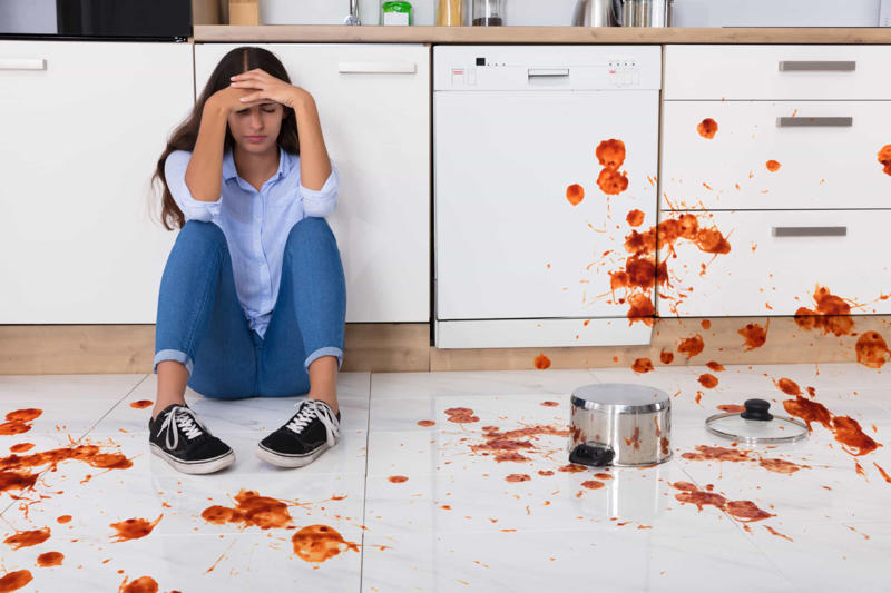 Do clean up spills quickly Do clean up spills quickly, Do clean fruits with a scrub brush, Do replace your sponges regularly, Do keep in mind acidity when it comes to canned foods, Do keep marinated food in the refrigerator, Do put away your groceries quickly, Do store leftovers in shallow containers, Do use a food thermometer, Don't wash raw meat, Don't simply trust expiration dates, Don't crack your eggs in the bowl, Don't use sponges on countertops, Don't keep household cleaners in the pantry