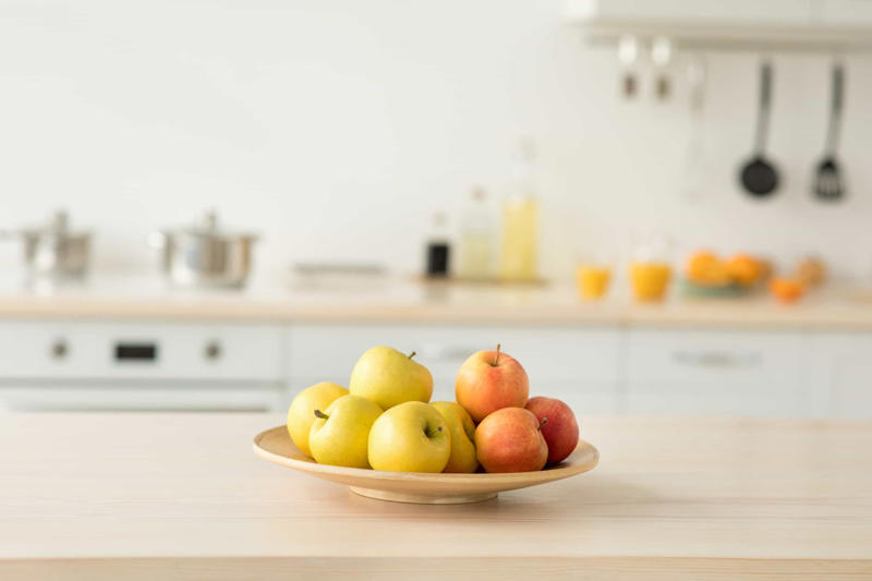 Do clean fruits with a scrub brush Do clean up spills quickly, Do clean fruits with a scrub brush, Do replace your sponges regularly, Do keep in mind acidity when it comes to canned foods, Do keep marinated food in the refrigerator, Do put away your groceries quickly, Do store leftovers in shallow containers, Do use a food thermometer, Don't wash raw meat, Don't simply trust expiration dates, Don't crack your eggs in the bowl, Don't use sponges on countertops, Don't keep household cleaners in the pantry