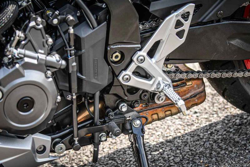 スズキの800ccフルカウルスポーツ『GSX-8R』を解説します！, スズキ『GSX-8R』主なスペックと価格, GSX-8R（2025）のカラーバリエーションは？, GSX-8Rの足つき性やライディングポジションは？, GSX-8Rで実際に走ってみた燃費は？, スズキ『GSX-8R』の装備／ディテール解説, スズキ『GSX-8R』に乗ってみた感想は？, スズキファンのためのWEBサイト！