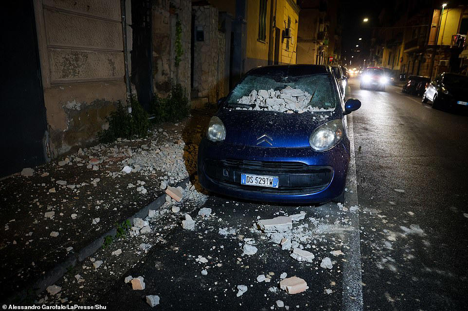 Powerful earthquake jolts Naples, sending residents fleeing