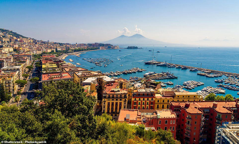 Powerful earthquake jolts Naples, sending residents fleeing