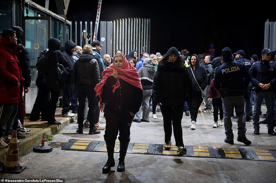 Powerful earthquake jolts Naples, sending residents fleeing