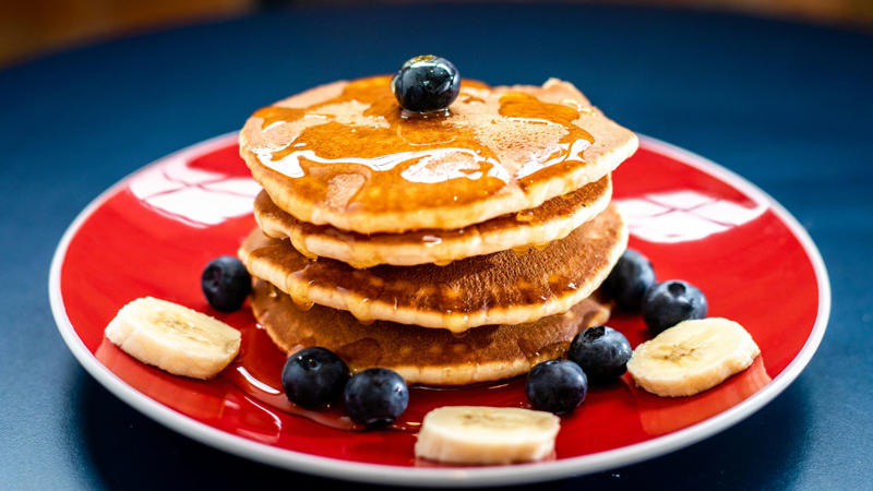 1. Pancakes 1. Pancakes, 2. Sweetened Yogurt, 3. Alcohol, 4. Bacon, 5. Fried Foods, 6. Instant Oatmeal, 7. Candy Bars, 8. Processed Snacks, 9. Coffee Creamer, 10. White Bread, 2. Berries, 4. Chia Seeds, 5. Beets, 6. Salmon, 7. Chicken Breast, 8. Beans, 9. Dark Chocolate, 10. Water