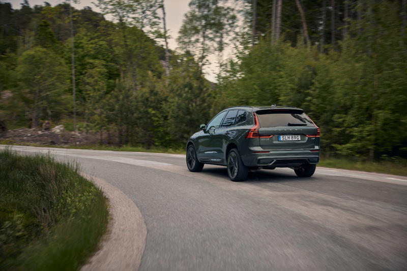 New Exterior Colors, Meaningful Interior Upgrades, Still Some Actual Hard Buttons, Just Tap It In, Snapdragon for Snappier Processing Speeds, Powertrains Carry Over, Need the Ohlins Dampers?, Pricing Starts at k, XC60 Assembly Coming to USA