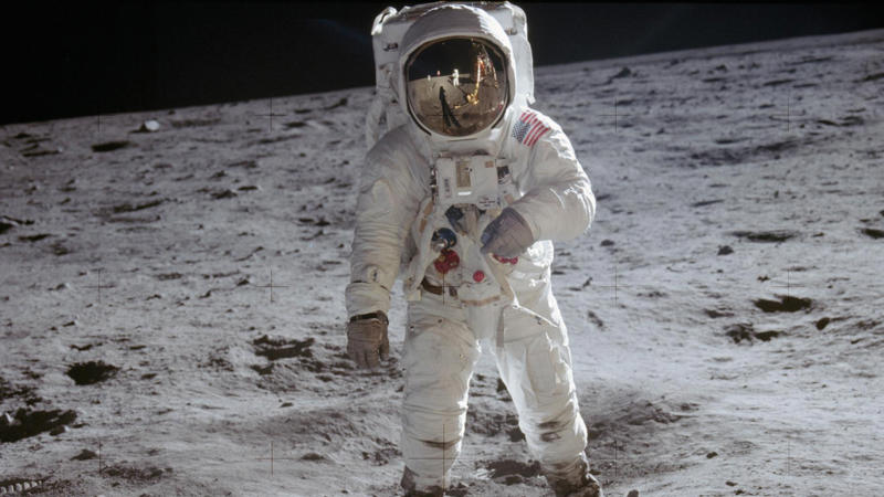 Candidate Site 1 —Mare Tranquillitatis (34° East, 2°40" North), Candidate Site 2 —Tranquility Base (23°37" East, 0°45" North), Candidate Site 3 —Sinus Medii (1°20" West, 0°25" North), Candidate Sites 4 &amp; 5 —Oceanus Procellarum (36°25" West, 3°30" South, 41°40" West, 1°40" North)