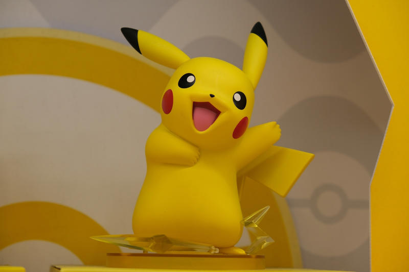 Pikachu’s tail Oscar Mayer, The Berenstain Bears, Pikachu’s tail, Curious George’s tail, Snoopy’s tail, Mickey Mouse’s wardrobe, Britney Spears’ headset, Looney Tunes, Froot Loops, Cap’n Crunch, Tony the Tiger’s nose, Fruit of the Loom, Mona Lisa’s smile