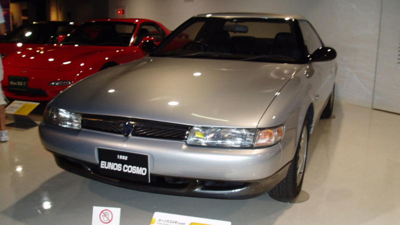 Mazda Eunos Cosmo (1989) These Cars Set Trends, Records & Revolutionized Their Industry, Chrysler Airflow (1934), Tucker 48 (1948), Citroën DS (1955), Alfa Romeo Giulia (1962), Jensen FF (1966), NSU Ro80 (1967), Range Rover (1970), Citroën SM (1973), DeLorean DMC-12 (1981), Buick Riviera With Graphic Control Center (1986), Nissan BE-1 (1987), Mazda Eunos Cosmo (1989), Honda NSX (1990), GM EV1 (1992 Concept/1996 Production), Renault Scenic (1996), Audi A2 (1999), BMW 7 Series (E65, 2001), Toyota Prius (2003, Second Generation), Tesla Roadster (2008), BMW i3 (2014)