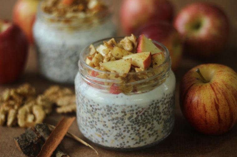 10 easy and delicious swaps to your diet to lower inflammation in your body Swap sugary breakfast cereals for chia pudding or overnight oats, Substitute breadcrumbs for crushed walnuts, Switch creamy sauces for blended white beans, Swap crisps for roasted chickpeas, Have tahini instead of mayo, Switch soy sauce for tamari, Swap canned soups for miso, Instead of white pasta, try wholegrain spelt or lentil pasta, Ditch creamy salad dressing for extra virgin olive oil and lemon, Opt for natural instead of sweetened yoghurts