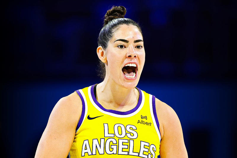 19. Kelsey Plum 1. Alyssa Thomas (Phoenix Mercury) – 15 Assists (vs Wings, Liberty & Sky), 2. Arike Ogunbowale (Dallas Wings) – 14 Assists (vs Liberty), 3. Skylar Diggins (Seattle Storm) – 14 Assists (vs Mercury), 4. Courtney Williams (Minnesota Lynx) – 13 Assists (vs Liberty), 6. Alyssa Thomas (again!) – 13 Assists (vs Liberty), 7. Kelsey Plum (LA Sparks) – 12 Assists (vs Lynx), 8. Veronica Burton (Golden State Valkyries) – 12 Assists (vs Aces)