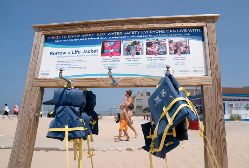 'If you're charging a parking fee, then you should have lifeguards' , St. Joseph official: 'We really got a lot of lifeguards stepping up', National beach safety expert visits Michigan: Your beach flags are not acceptable, 'We regularly see risky behavior' from out-of-town visitors, Lifeguard programs involve a lot more than 'sunblock and a whistle'