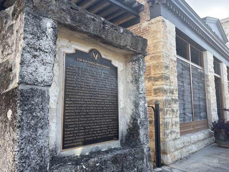 Where is Comfort, Texas?, What to do in Comfort, What is Comfort, Texas famous for?, Related Reading