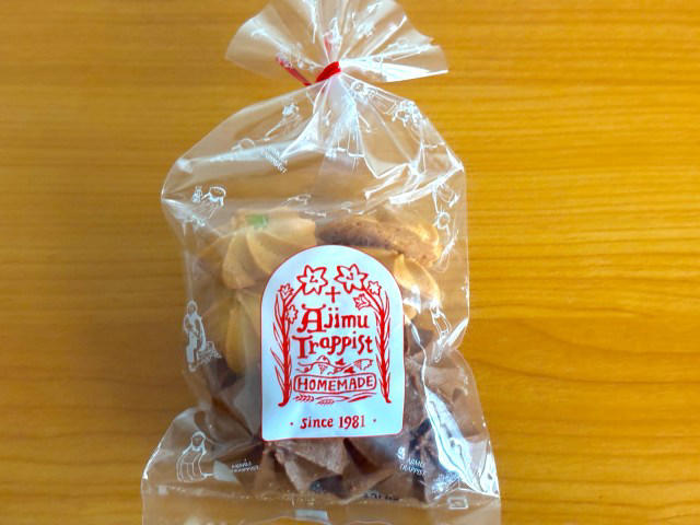 ・修道院が作るお菓子, ・全国各地の修道院のお菓子が集合, ・素朴で美しいお菓子たち, ・香ばしいゴーフレット系