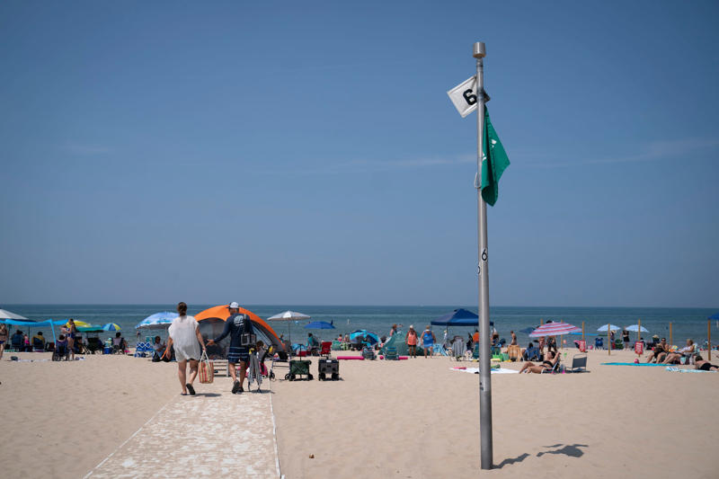 'If you're charging a parking fee, then you should have lifeguards' , St. Joseph official: 'We really got a lot of lifeguards stepping up', National beach safety expert visits Michigan: Your beach flags are not acceptable, 'We regularly see risky behavior' from out-of-town visitors, Lifeguard programs involve a lot more than 'sunblock and a whistle'
