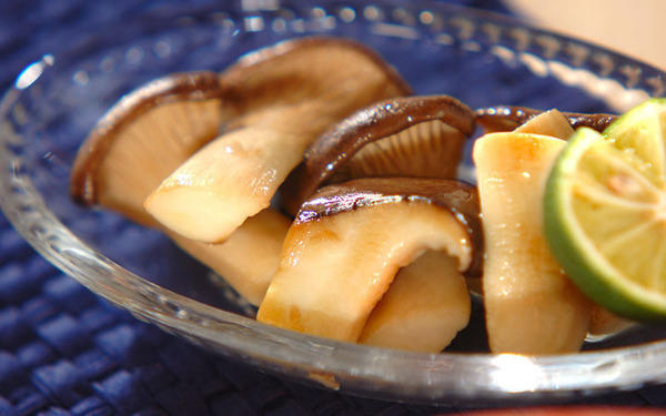 鮭のスダチホイル焼き, サバと玉ネギの和え物, エリンギの塩炒め, ズッキーニとエビの薬味サラダ, スダチしらすご飯, ミルクゼリースダチシロップがけ