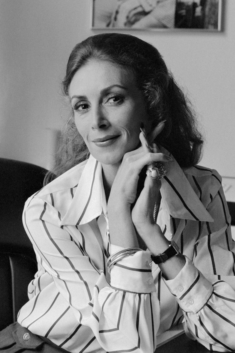 Wilhelmina: Her godmother, her network, her loss The Philadelphia girl who dreamed of escaping, Gia, before the word 'Supermodel' existed, Lights, camera... addiction, Fashion adored her until she became a hindrance, Wilhelmina: Her godmother, her network, her loss, Loves, unfulfilled promises, Rehabilitations that were gateways to hell, From Olympus to the supermarket, Hollywood revived her with Jolie's lips