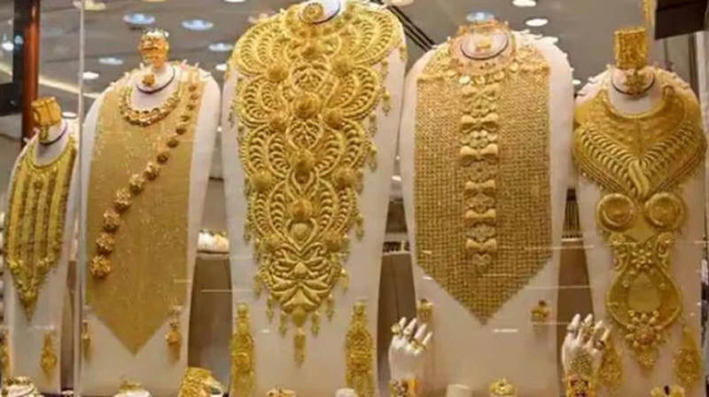 A new wave of speculation has hit the gold market, sparking curiosity about future price trends. Recent fluctuations and international developments have significantly impacted the market.