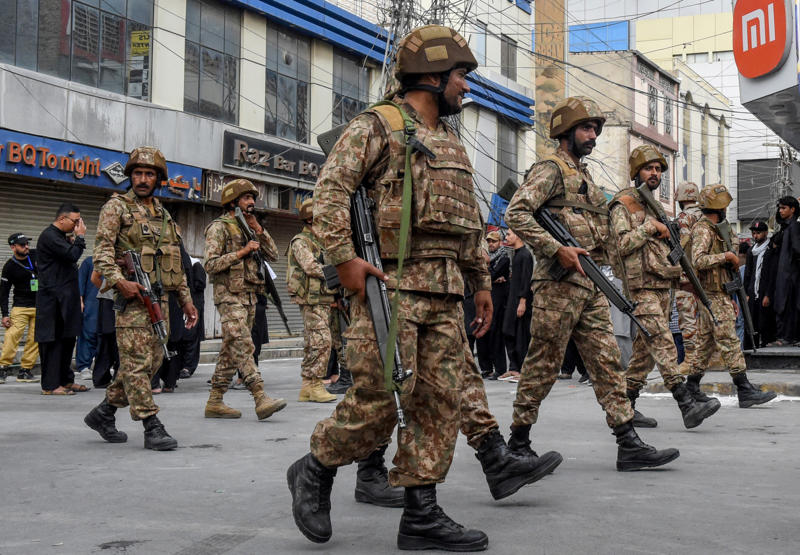 7. Pakistan 20. Colombia, Service periods, 18. France, Education, Shorter training period, Lottery process, Personnel numbers, 12. Egypt, 11. Vietnam, 10. South Korea, 7. Pakistan, Martial law, 4. North Korea, 3. United States, 2. India