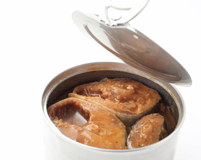 調味料がないときにはベーコンとサバみそ缶が活躍する, 塩と油だけで料理するとめちゃくちゃ勉強になる, 鉄フライパンは調味料以上に味が決まる, 調味料は外食や旅行と同じ種類の刺激をくれる