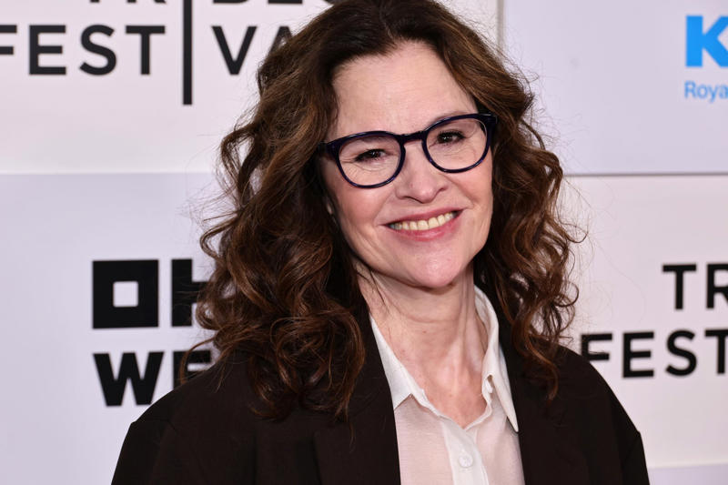 'High Art': the role that changed everything, for a while The quirky girl who stole the screen, Success so early it was scary, A thorny Brat Pack, A story with Prince, 'High Art': the role that changed everything, for a while, Bright mind in a world that applauds filler, Theater, teaching, and a city without cameras, The interviews where she said what she shouldn't have, Her son, her queer pride, Social media: A digital Breakfast Club, A Hollywood that didn't know what to do with her