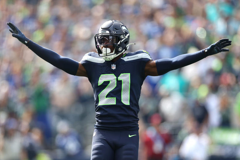 32: Cleveland Browns, 30: Carolina Panthers, 29: New York Giants, 28: Tennessee Titans, 27: New York Jets, 26: New England Patriots, 25: Indianapolis Colts, 23: Atlanta Falcons, 22: Miami Dolphins, 21: Seattle Seahawks, 20: Las Vegas Raiders, 19: Arizona Cardinals, 18: Chicago Bears, 17: Pittsburgh Steelers, 16: Denver Broncos, 15: Dallas Cowboys, 13: Los Angeles Rams, 12: Houston Texans, 11: Tampa Bay Buccaneers, 10: Los Angeles Chargers, 9: Detroit Lions, 8: Washington Commanders, 7: Minnesota Vikings, 6: Cincinnati Bengals, 5: Green Bay Packers, 3: Buffalo Bills, 2: Baltimore Ravens