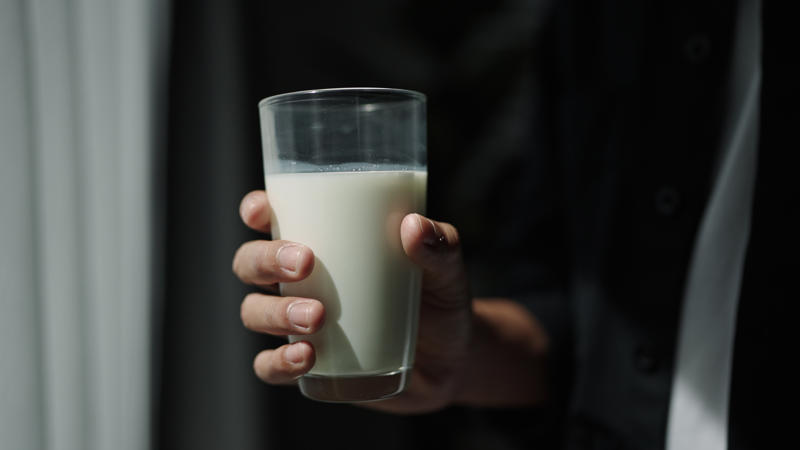   Raw milk ,   Seed oils ,   ‘No nitrates’ deli meats ,   Green powders ,   Nightshade vegetables ,   How to spot nutrition myths 