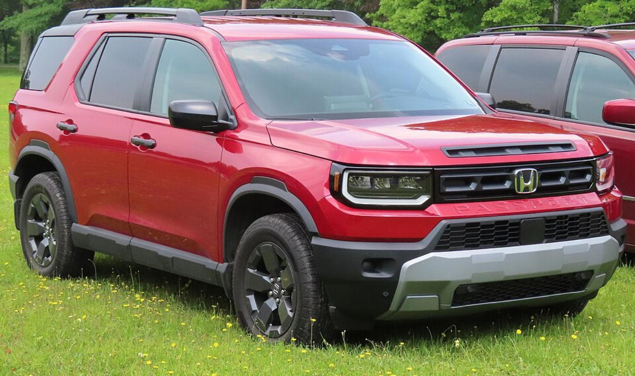 25. Honda CR-V, 24. Mazda CX-5, 23. Kia Sorento, 22. Nissan Pathfinder, 21. Ford Explorer, 20. Cadillac XT6, 18. Jeep Grand Cherokee, 17. Nissan Murano, 16. Volkswagen Tiguan, 15. Chevrolet Blazer, 14. Subaru Outback, 13. Honda Passport, 12. Kia Telluride, 11. Hyundai Santa Fe, 10. Chevrolet Equinox, 9. Buick Encore, 8. BMW X1, 7. BMW X6, 6. Lexus RX, 5. Lexus NX, 4. Toyota 4Runner, 3. Cadillac Escalade, 1. Chevrolet Traverse