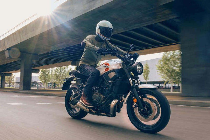 ヤマハ「XSR700 ABS」2025年モデルの特徴, ヤマハ「XSR700 ABS」2025年モデルのカラー・人気投票, ヤマハ「XSR700 ABS」2025年モデルの主なスペック・燃費・製造国・価格, ヤマハ「XSR700 ABS」関連のおすすめ記事