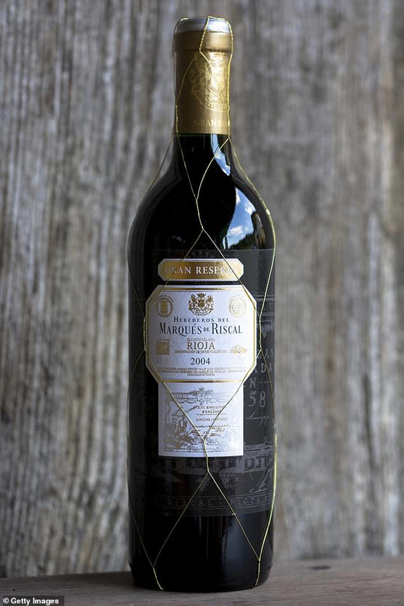 Order a full bottle, Inspect the bottle, Check the appearance, Use your senses, Be cautious with cheap happy hours