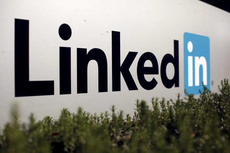 How to get a job referral Thousands of competing applicants, The job market today, The tactic that changed everything, How to get a job referral, ‘Gen Z needs to get on LinkedIn’
