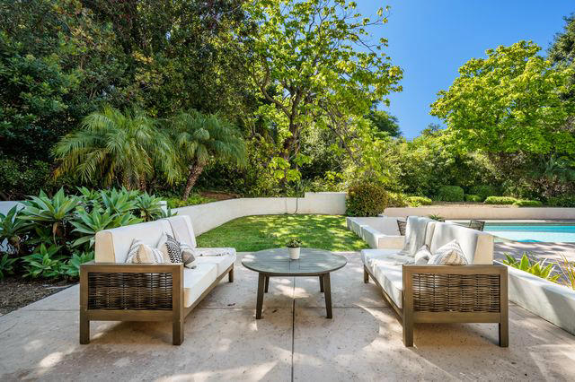 Luxury Outdoor Kitchens, Large Areas of Artificial Turf, Real Lawns in Hot Climates, DIYing Serious Infrastructure, Projects That Bring More Stress Than Joy