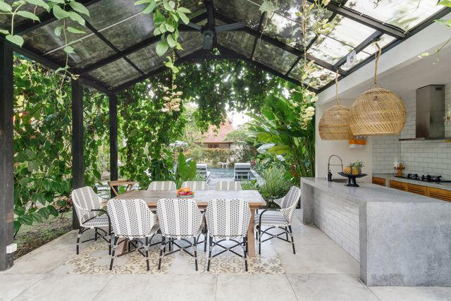 Luxury Outdoor Kitchens, Large Areas of Artificial Turf, Real Lawns in Hot Climates, DIYing Serious Infrastructure, Projects That Bring More Stress Than Joy