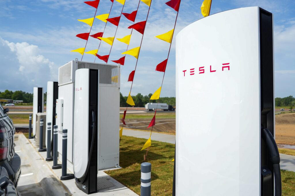What Happened, Tesla Shorts Gain .4B Amid Musk-Trump Feud, Why It Matters:, Trump Blasts Musk’s Political Plans as ‘Train Wreck’