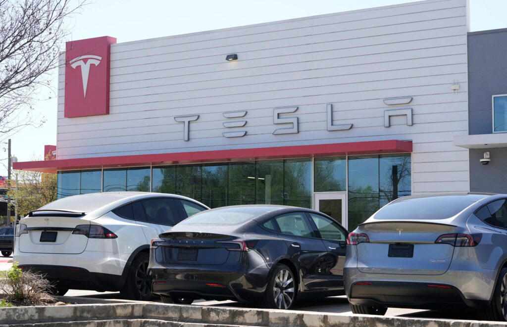 What Happened, Tesla Shorts Gain .4B Amid Musk-Trump Feud, Why It Matters:, Trump Blasts Musk’s Political Plans as ‘Train Wreck’